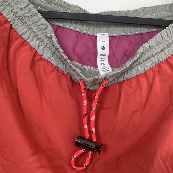 Lululemon Evergreen HR Shorts 4.5” - Picture 4 of 6